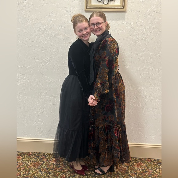 Meet your Posher, Andrea - Picture 2 of 8